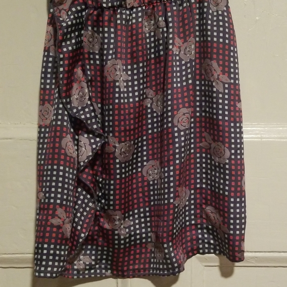 Soprano Roses/Squares Pattern Dress - Picture 7 of 7